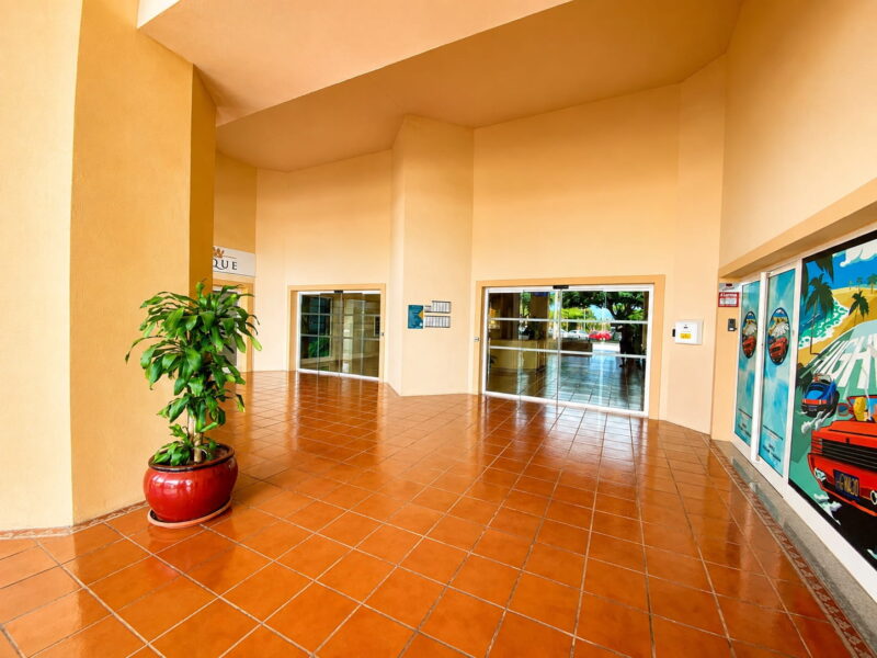 Entrada edificio 2